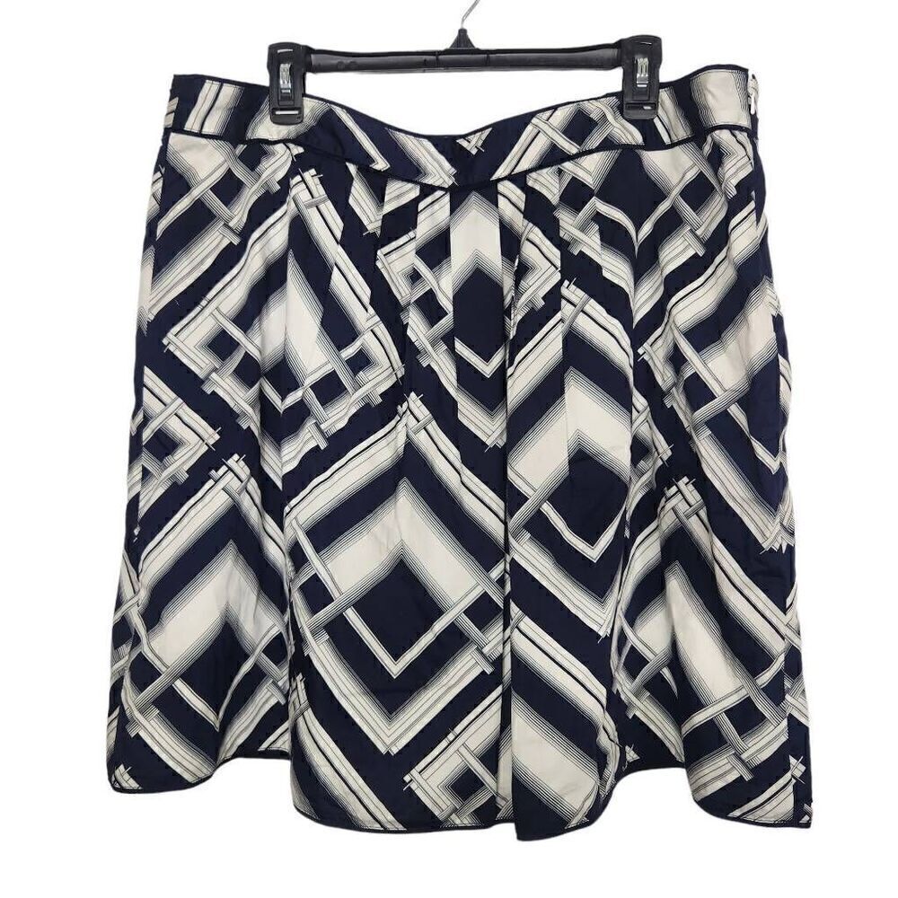 Talbots printed pleated skirt size 18 navy blue white